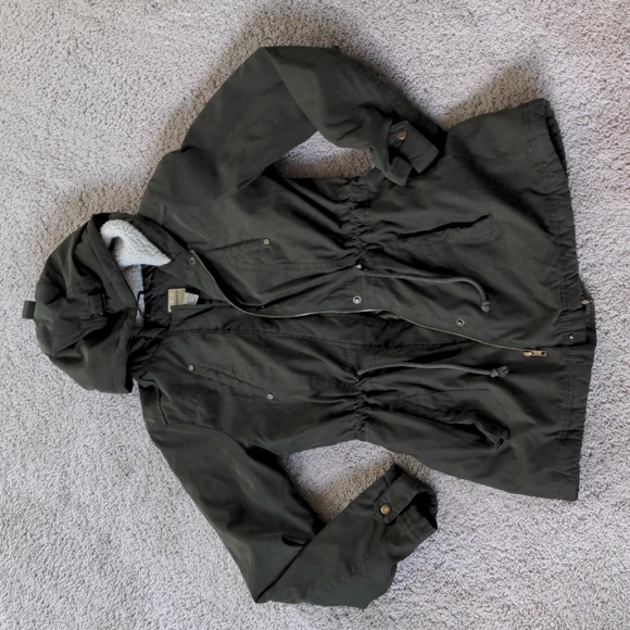 G.H. Bass & Co. Jackets & Blazers - Bass Co. women's army green medium utility jacket
